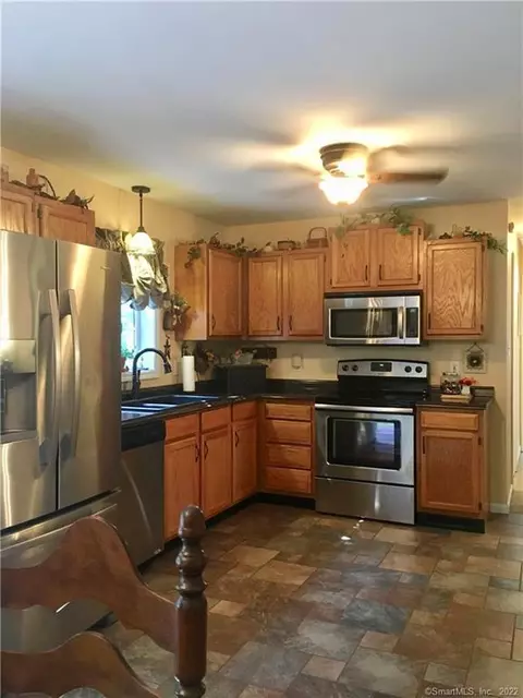 52 Ruth Dr, Plainfield, CT 06374 photo 1