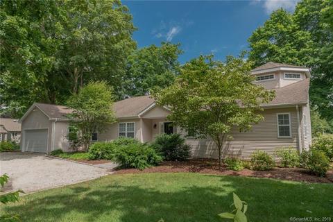 76 College St, Old Saybrook, CT 06475 photo 1