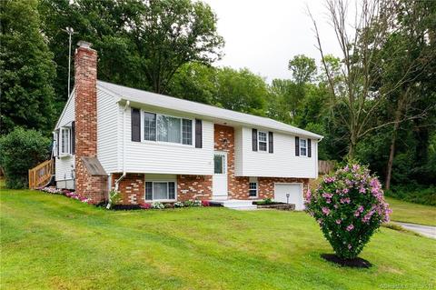 8 Blueberry Ln, Plainfield, CT 06374 photo 1