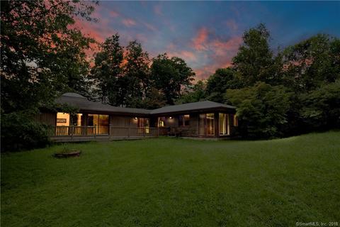 261 Sperry Rd, Bethany, CT 06524 photo 1