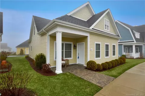 217 Deerfield Ln, Orange, CT 06477 photo 1