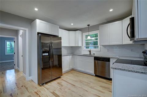 301 Pinch St, Hampton, CT 06247 photo 1