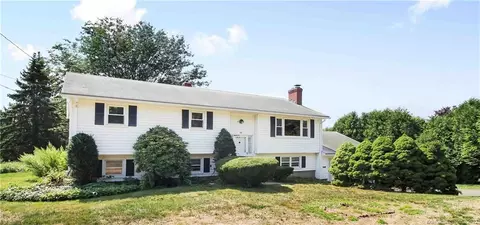 56 Phelps Dr, Hamden, CT 06514 photo 1