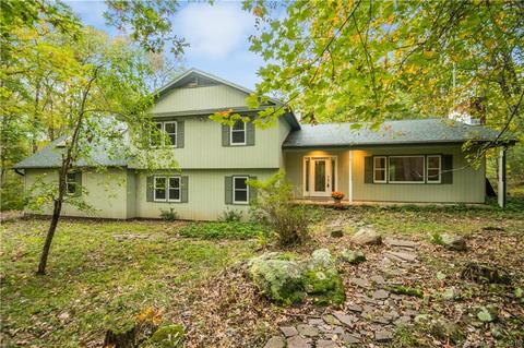 275 Brooks Rd, Bethany, CT 06524 photo 1