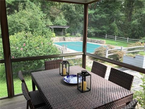 5 Chapman Pl, Redding, CT 06896 photo 1