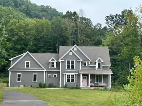 7 Metacomet Lane, Suffield, CT 06093