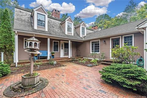 17 Arrowhead Dr, Monroe, CT 06468 photo 1