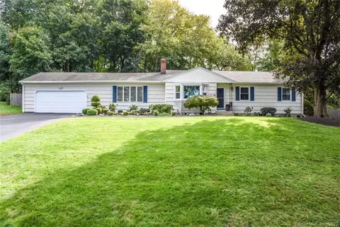 26 Wendy Rd, Trumbull, CT 06611 photo 1