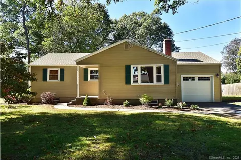 39 Arlington Rd, Windsor Locks, CT 06096 photo 1
