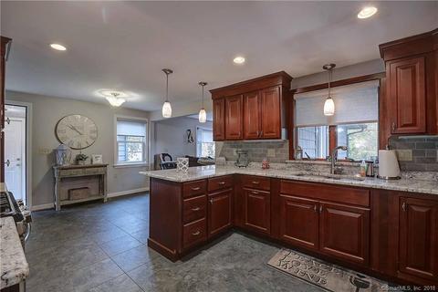352 Middletown Ave, Wethersfield, CT 06109 photo 1