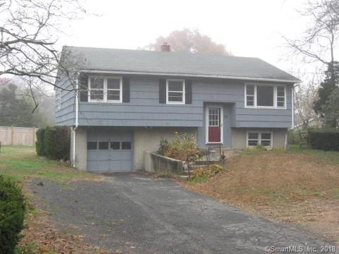 71 Old Post Rd, Clinton, CT 06413
