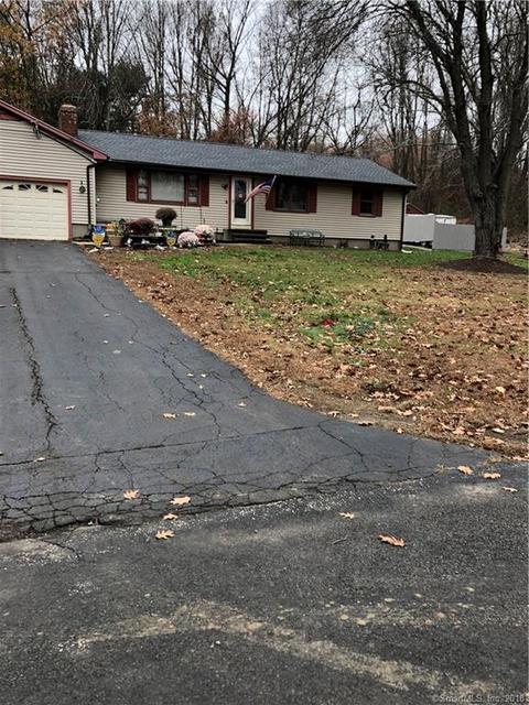 818 Riverside Dr, Orange, CT 06477 photo 1