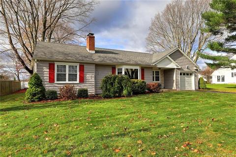 45 Crown St, Trumbull, CT 06611 photo 1