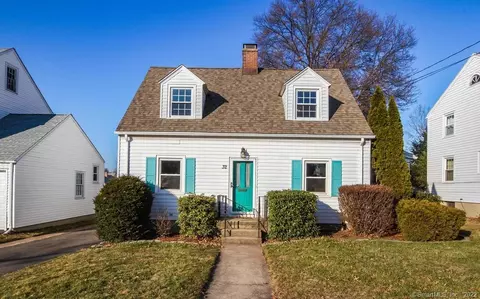 32 Stillman Rd, Wethersfield, CT 06109 photo 1