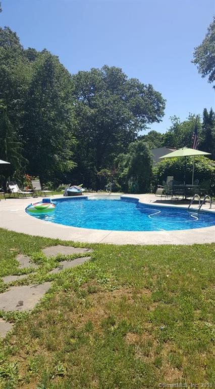 142 Freeman Rd, Oxford, CT 06478 photo 1