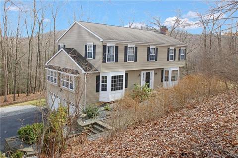 50 Jeremiah Rd, Newtown, CT 06482 photo 1