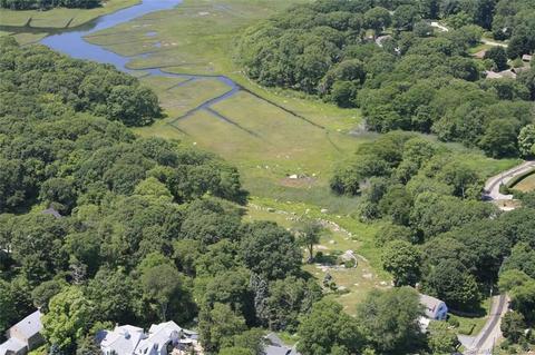 3 School House Rd, Stonington, CT 06355