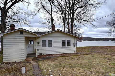 11 Sears Ln, East Hampton, CT 06424 photo 1