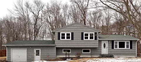 39 Ryegate Ter, Monroe, CT 06468 photo 1