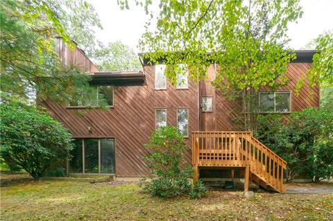 38 Macmath Dr, Trumbull, CT 06611 photo 1