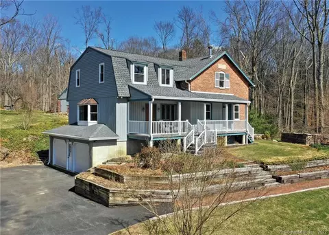 858 Litchfield Tpke, Bethany, CT 06524