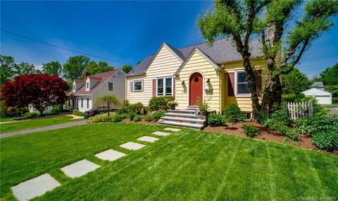 32 Pondview Ave, Trumbull, CT 06611 photo 1