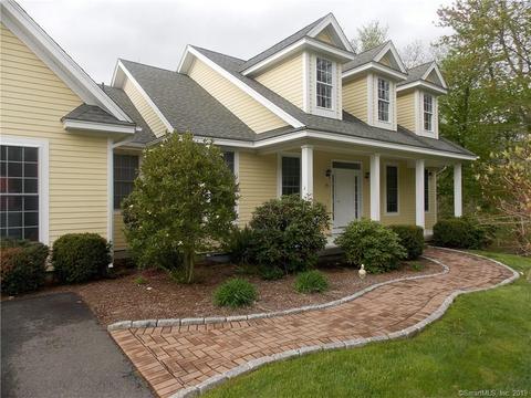 2 Tulip Tree Ln S, Bethlehem, CT 06751 photo 1