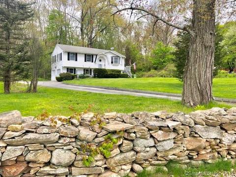 514 Stearns St, Killingly, CT 06239 photo 1