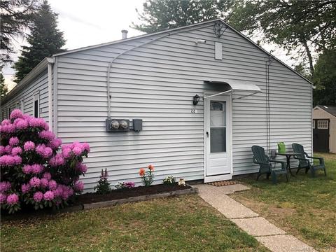 22 Hayes Rd, Windsor Locks, CT 06096 photo 1