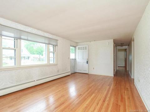 28 Booth Ave, Wethersfield, CT 06109 photo 1