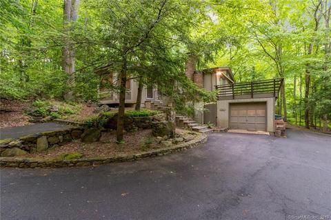 20 Beauiles Ln, Redding, CT 06896 photo 1