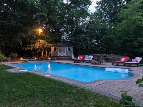 17 Clapboard Ridge Rd, Newtown, CT 06482 photo 1