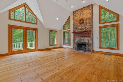 1647 Durham Rd, Madison, CT 06443 photo 1