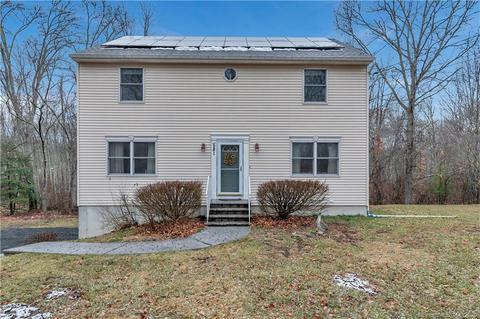 581 Roode Rd, Griswold, CT 06351 photo 1