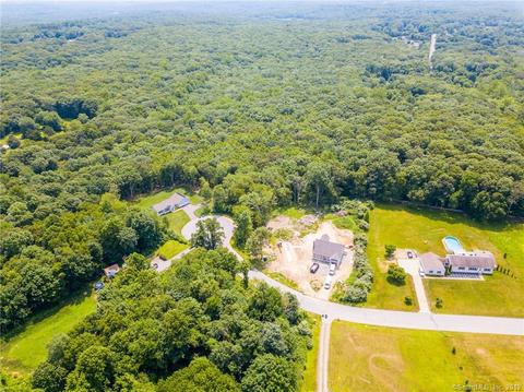 18 Applewood Dr, Ledyard, CT 06339 photo 1