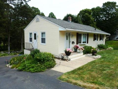 404 Pondview Dr, Southington, CT 06489 photo 1