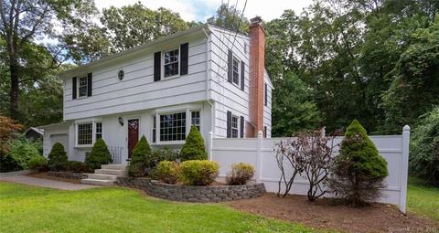 40 Laurel Leaf Dr, Ledyard, CT 06335 photo 1