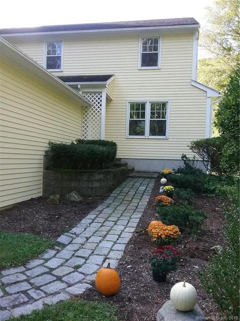 90 E Gate Rd, Guilford, CT 06437 photo 1