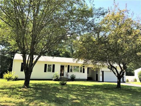 51 Oakwood Dr, Windham, CT 06280 photo 1