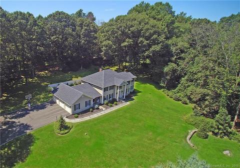 1 Cricklewood Rd, Redding, CT 06896 photo 1