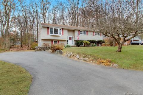 72 Klein Dr, Prospect, CT 06712 photo 1