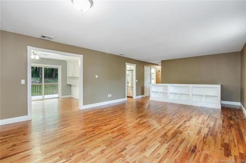 18 Vale Rd, Brookfield, CT 06804 photo 1