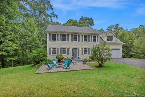 72 Totem Trl, Sandy Hook, CT 06482 photo 1
