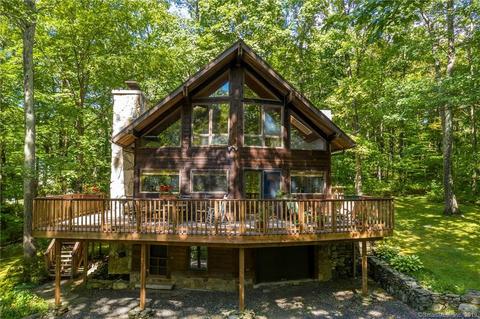 38 Dark Entry Rd, Bethlehem, CT 06751 photo 1