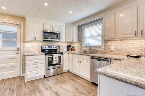 33 Raffia Rd, Enfield, CT 06082 photo 1