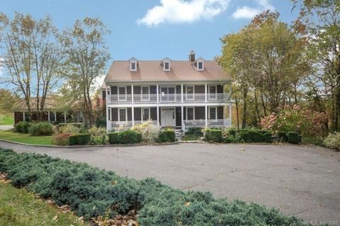 8 Longmeadow Ln, Redding, CT 06896 photo 1