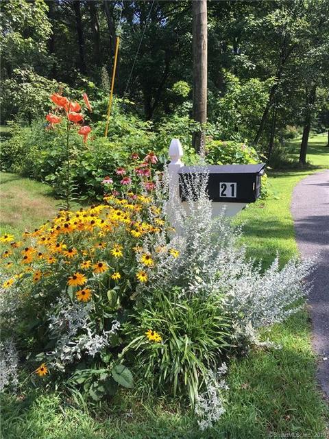 21 Perkins Rd, Bethany, CT 06524 photo 1