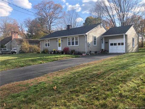 73 North St, Killingly, CT 06239 photo 1
