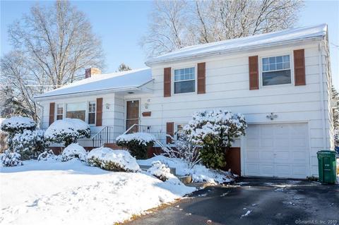 17 Clover Ln, Bloomfield, CT 06002 photo 1
