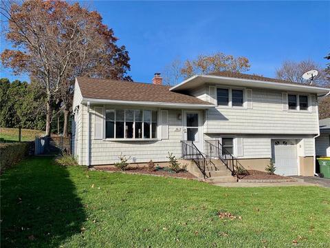 60 Oakleaf Dr, Waterbury, CT 06708 photo 1